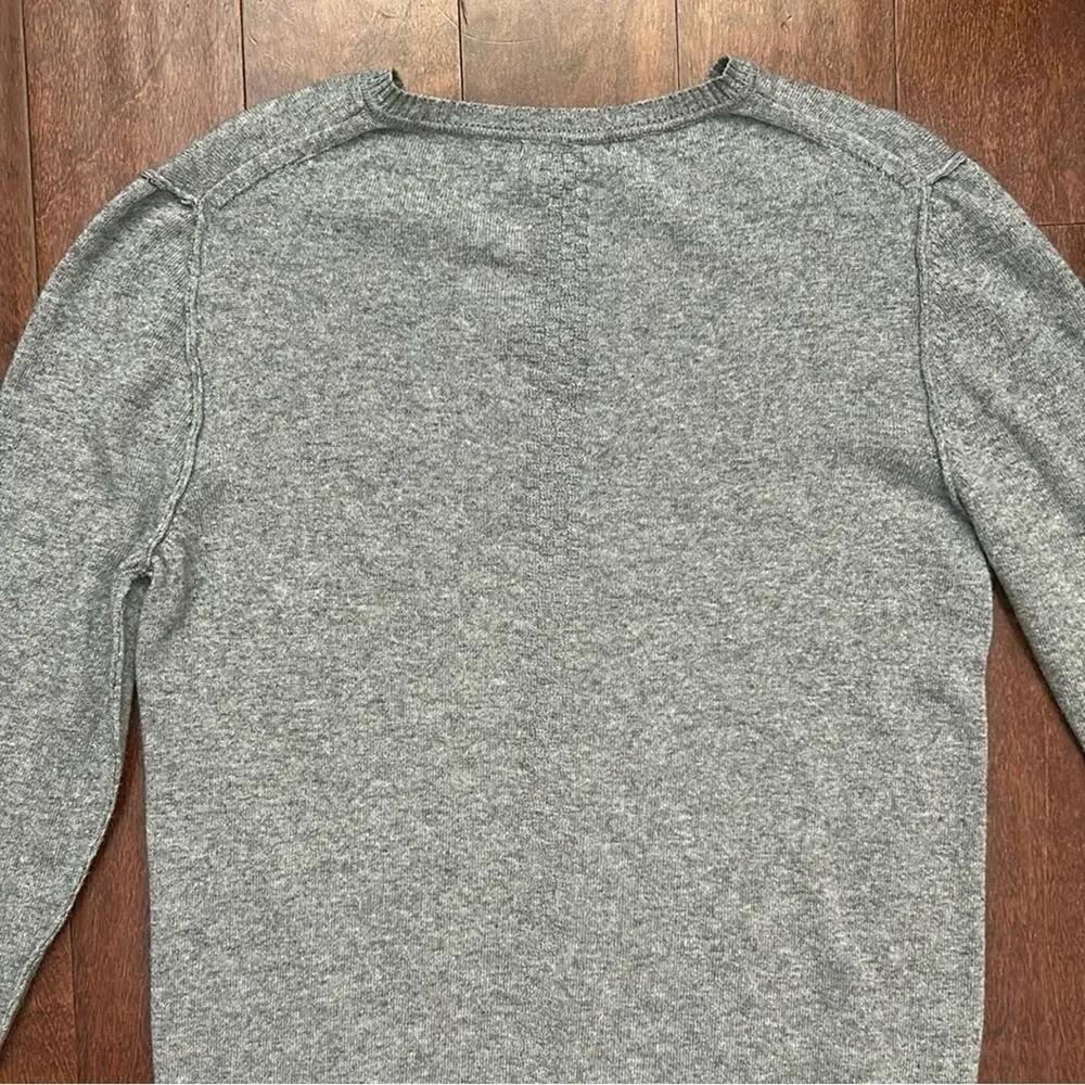 Basus Gray V-Neck Sweater, Silk, Merino Wool, Cashmere & Viscose, Size Large